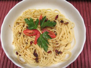 PASTA AGLIO OLIO E PEPERONCINO