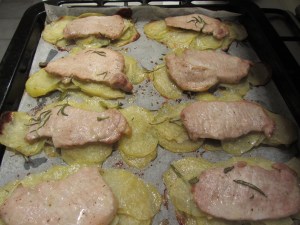 patate e carne in teglia cotte